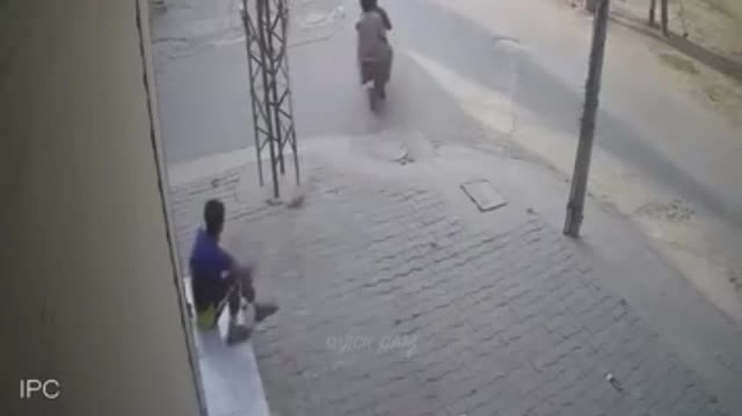 ⁣बेवकूफ चोर Stupid Thieves Caught On Camera - Part