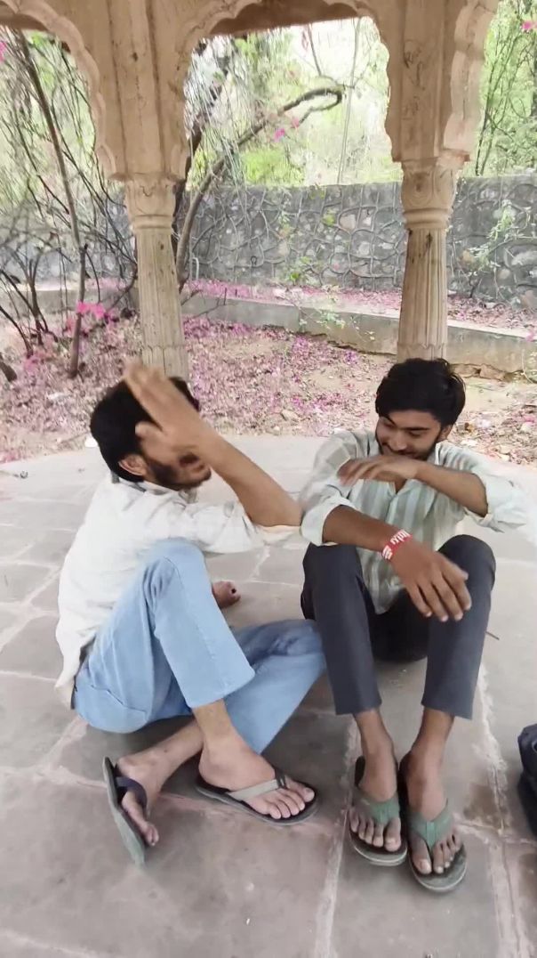 Shayri sunani thi rona nhi tha...🤣😂😅
