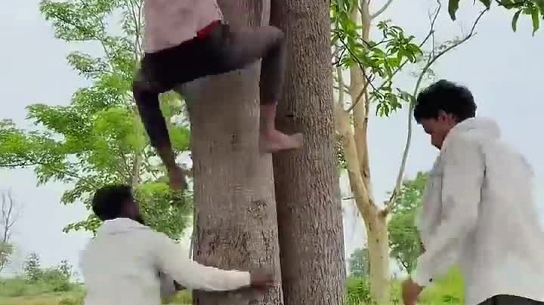 ⁣Marte_marte_Bach_gya_🥹😭_#funny_#comedy_#newthought_#kisan_#friends_#aamkaped#aamtodnewale_#aam(720p)