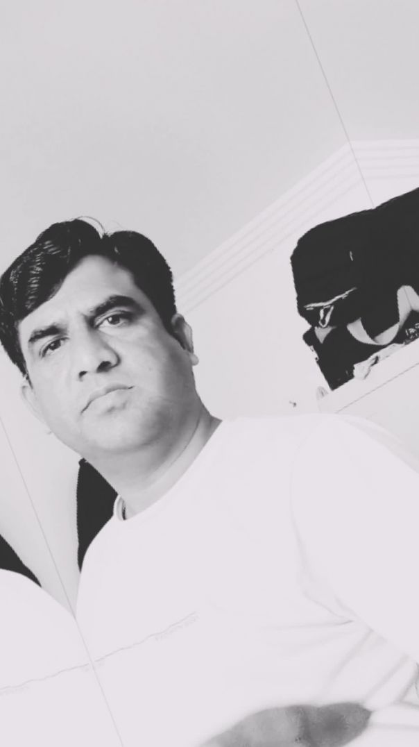 "खिलाड़ी तो हम आपसे भी बड़े हैं मेरी जान, पर रिश्तों के साथ खेलना हमारे संस्कारों में नहीं है।&