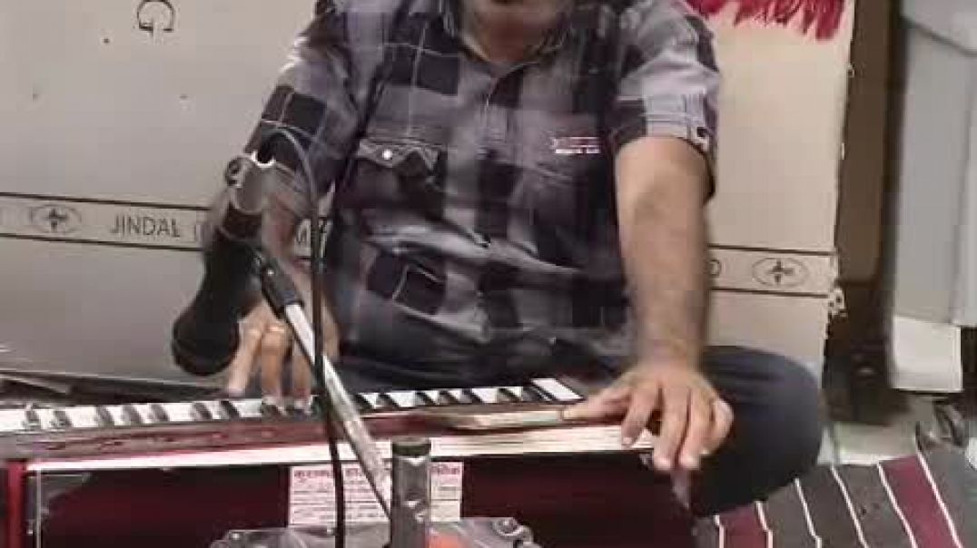 ⁣मोरे हो गये बकोंडा से बार ठटरया ने जाने कोनसो रंग डारो | Bundeli Holi Song | Cover by MK Khare