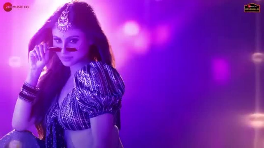 ⁣Disco Balma - Mouni Roy _ Asees Kaur _ Mellow D _ Sachin - Jigar _ IP Singh _ Zee Music Originals