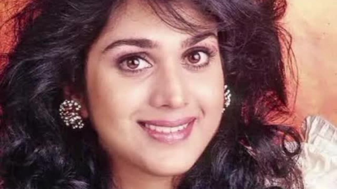 ⁣zindegi har kadam ek nai rang hai