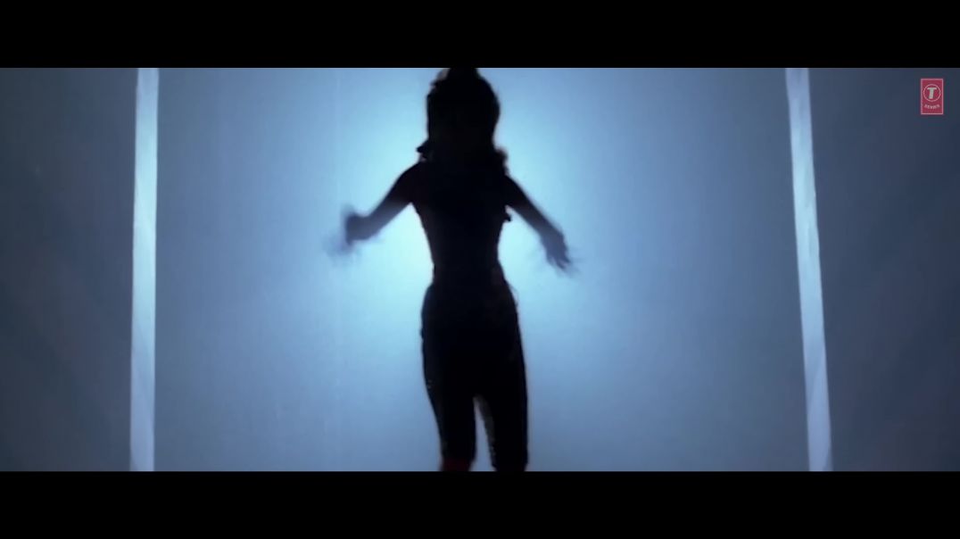 ⁣Tamma Tamma Loge (4K) Video Song _ Thanedaar _ Bappi Lahiri_ Anuradha Paudwal _ Sanjay Dutt_ Madhuri