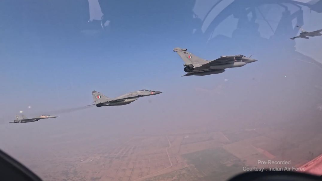 ⁣🚨 Indian Air Force releases full video of 'Sindoor formation' flight, featuring Su-30 