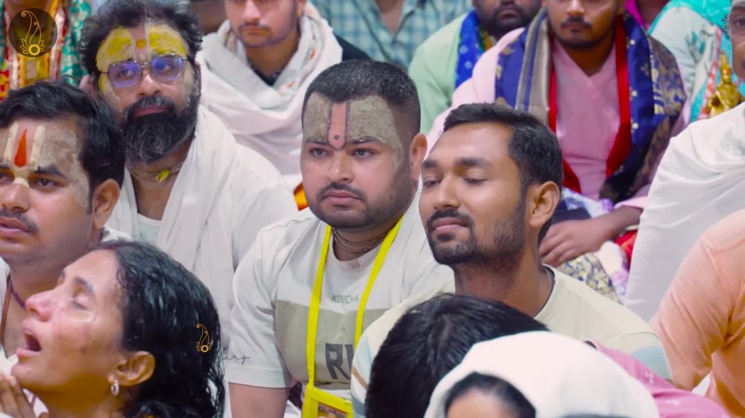 सत्संग सुनते हुए ही माला कर लेता हूँ, ऐसे में मन नहीं लगता, क्या करूं?