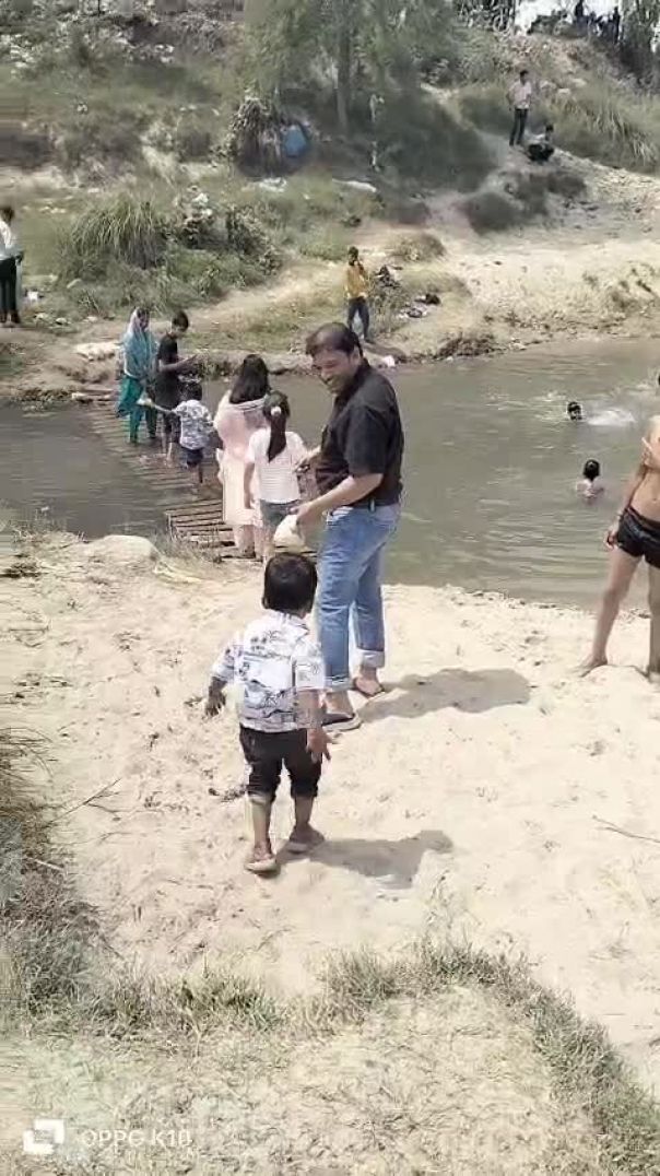 नदी में नहाना और मिट्टी में लिपटी मस्ती 🌊 | बचपन का देसी मज़ा