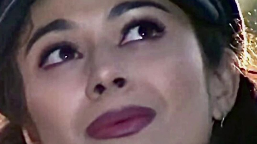 ⁣Dhokha kisse Se Mila is actress ko#trending#pooja Batra#akshay Kumar#bollywood#trending