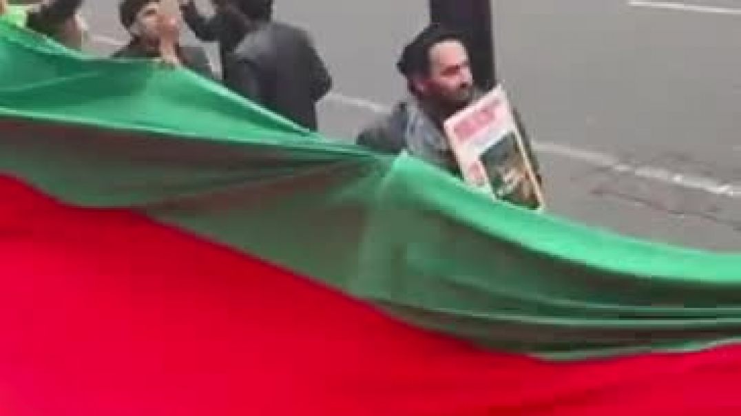 ⁣Afghans on streets of london chanting Pakistan army terrorist