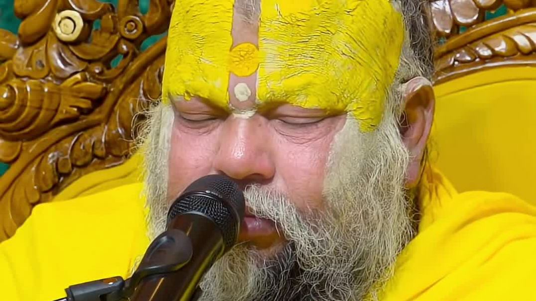 ⁣अगर गंगा नहाने से पाप धुलते हैं, तो लोग पाप करने से डरेंगे क्यों? #premanandjimaharaj