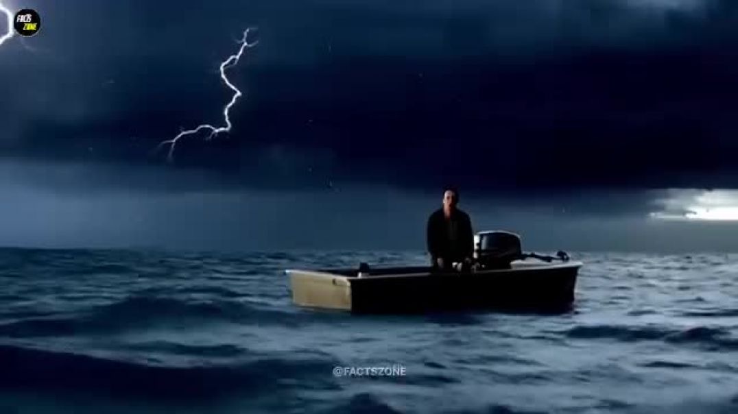 ⁣The True Story of a Man Who Spent 438 Days Alone at Sea