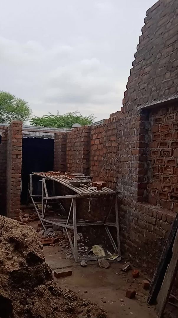 गांव के गरीबों के प्रधानमंत्री आवास के घर केसे बनते है