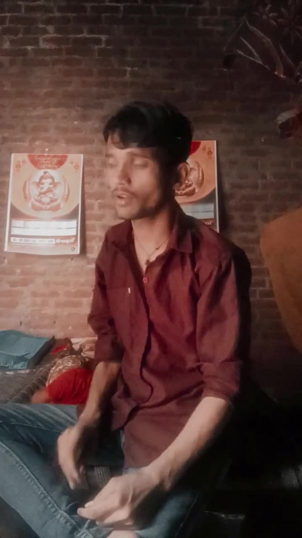 ⁣mera door ka najar kamjor hai 😂 #funny #comedy #fun #shorts #short #video #virajsingh-y21#like (1)