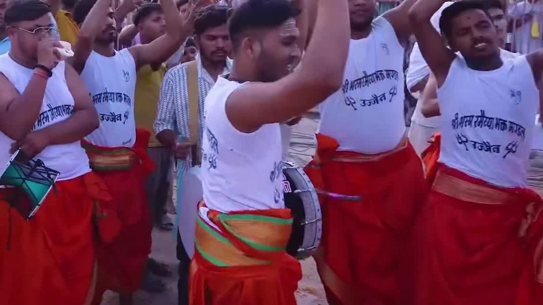 ⁣डमरू की धुन से हुआ पूज्य महाराज जी का भव्य स्वागत