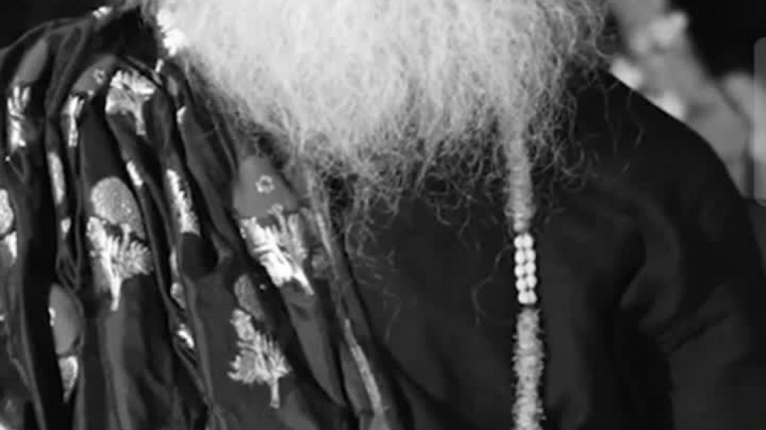 ⁣आप जीवन को पकड़ नहीं सकते - miracle of mind मन का चमत्कार sadhguru