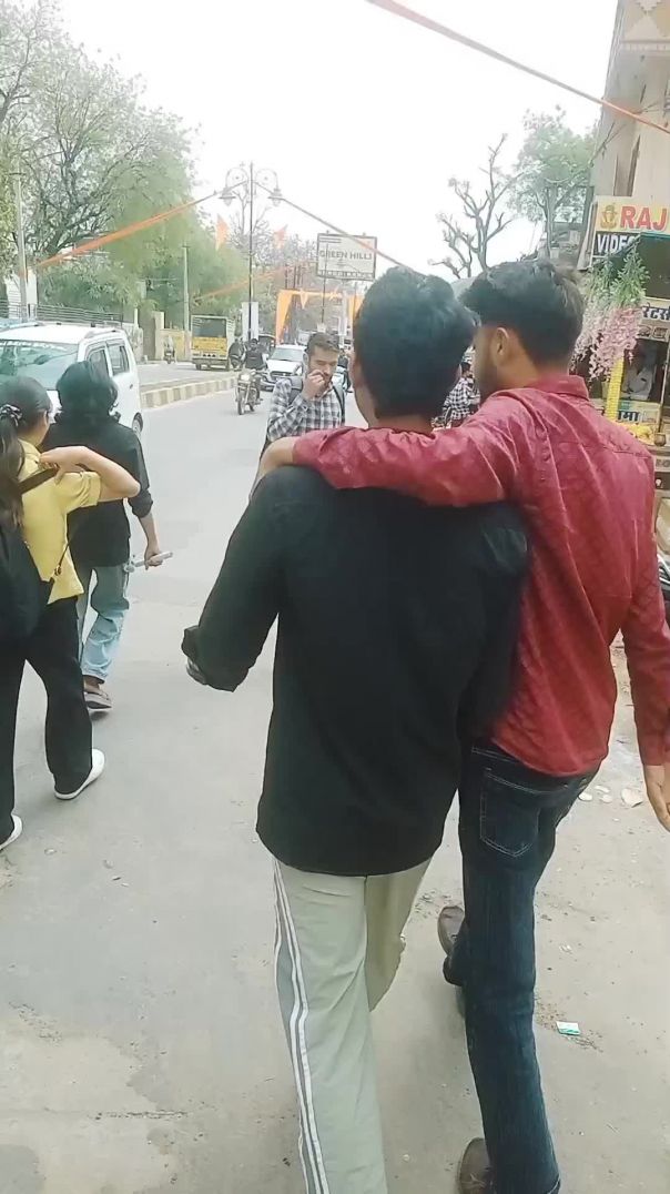 Dosto ke sath masti