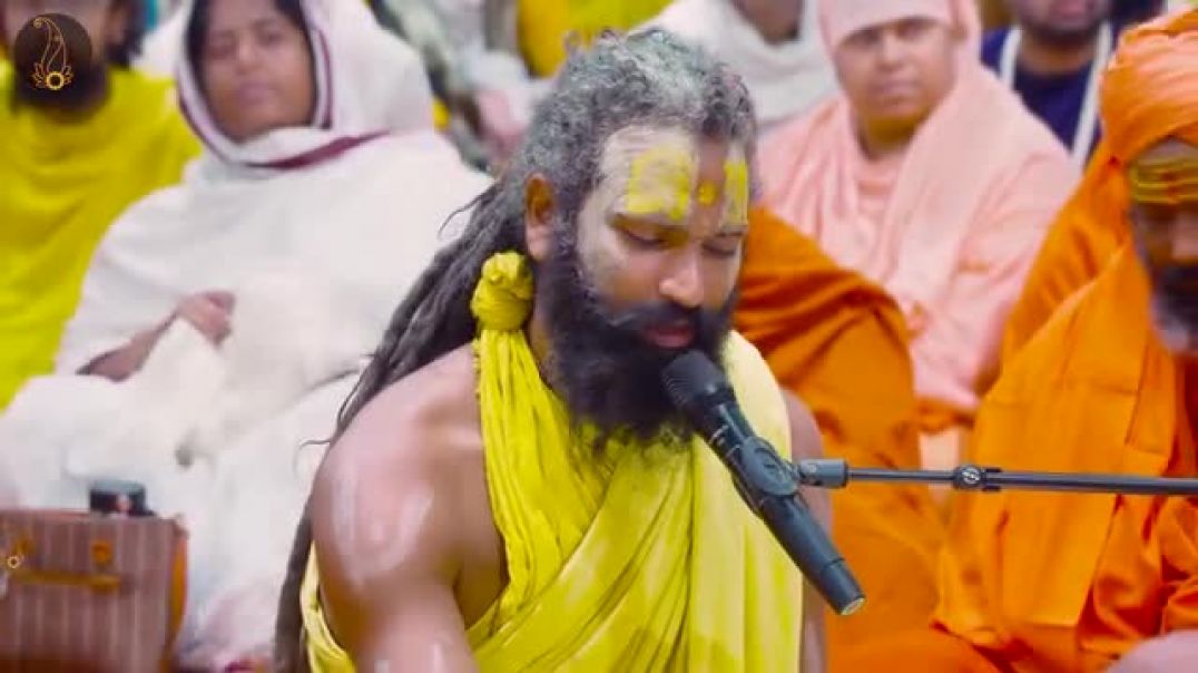 ⁣अगर सब में भगवान ही विराजमान हैं, तो फिर लोगों से आसक्ति बंधन का कारण क्यों है?