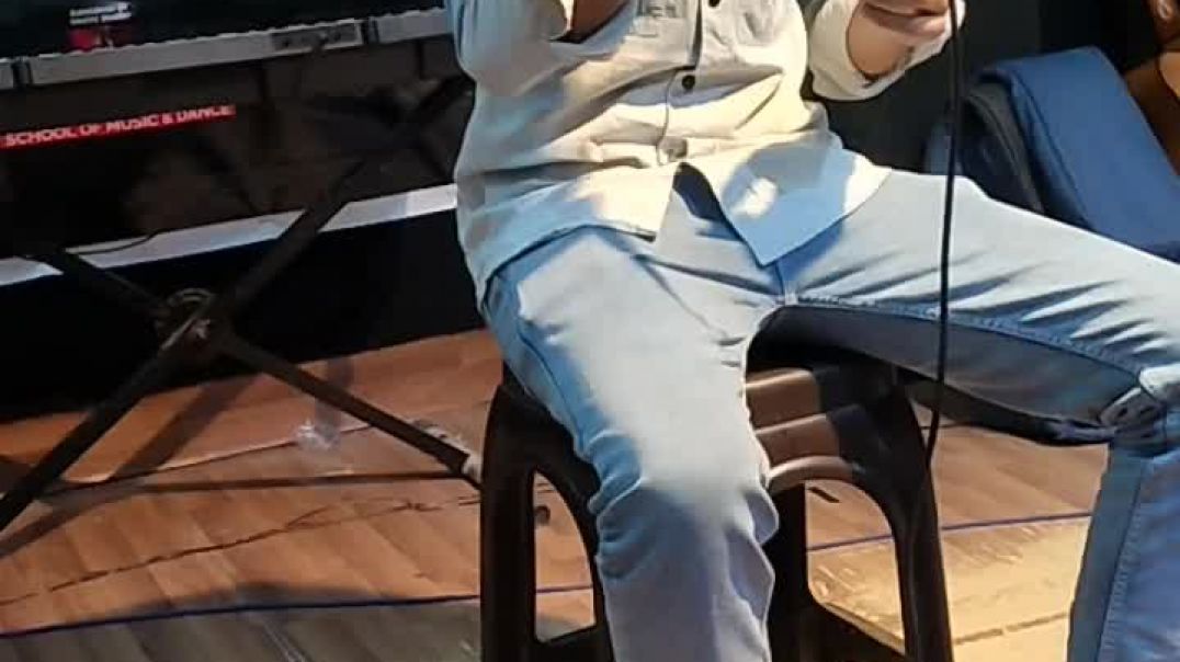 ⁣Hamari adhuri kahani