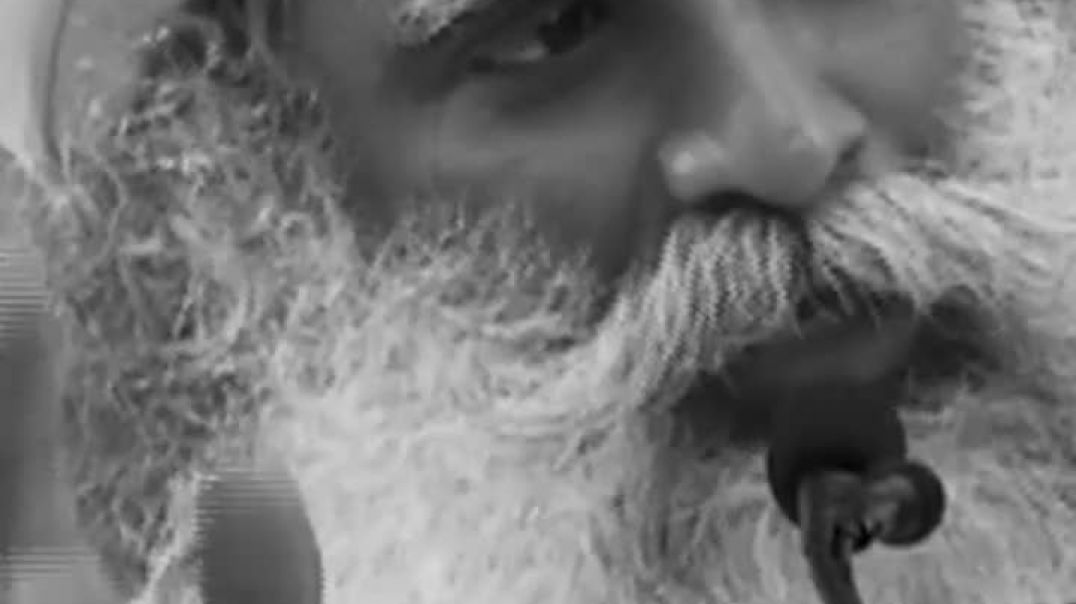 ⁣विवशता से जागरूकता की ओर - miracle of mind मन का चमत्कार Sadhguru