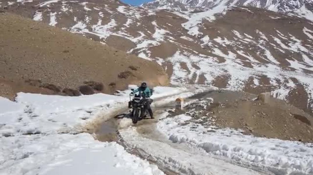 Ek_Mistake_Aur_Black_Ice_Me_Bura_Phas_Gye___This_Is_Madness___Ep-04_Road_To_Losar_Is_Not_Easy___-20°