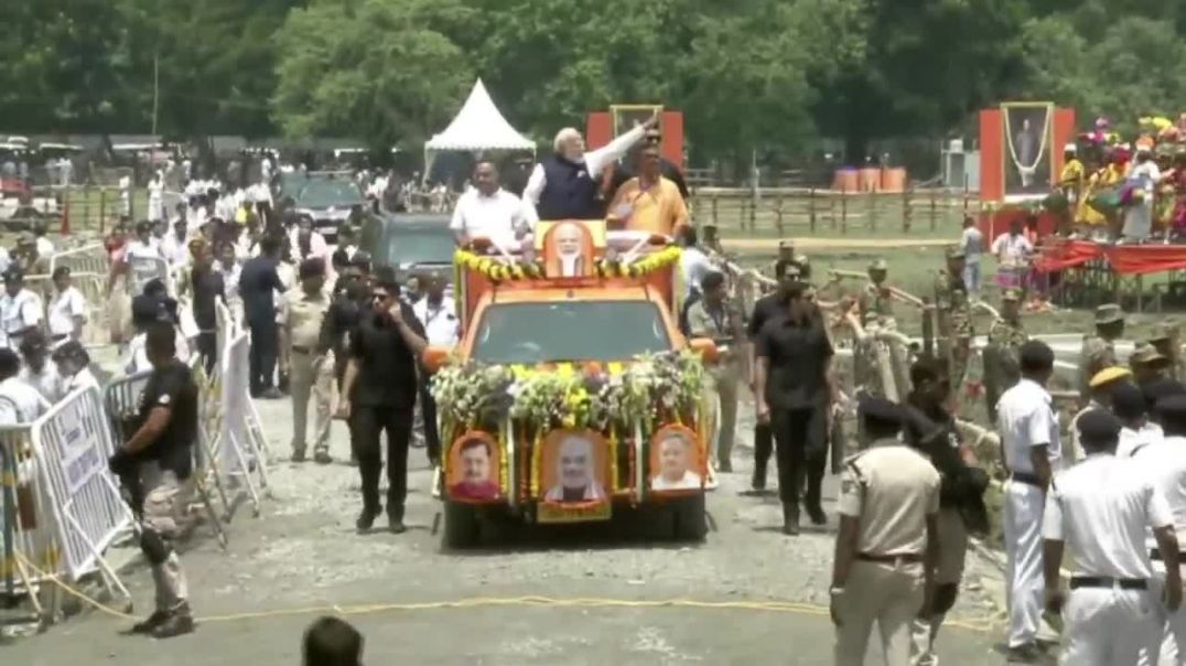 ⁣PM Modi arrives at Brigade Ground in Kolkata with incoming CM of West Bengal Suvendu Adhikari st