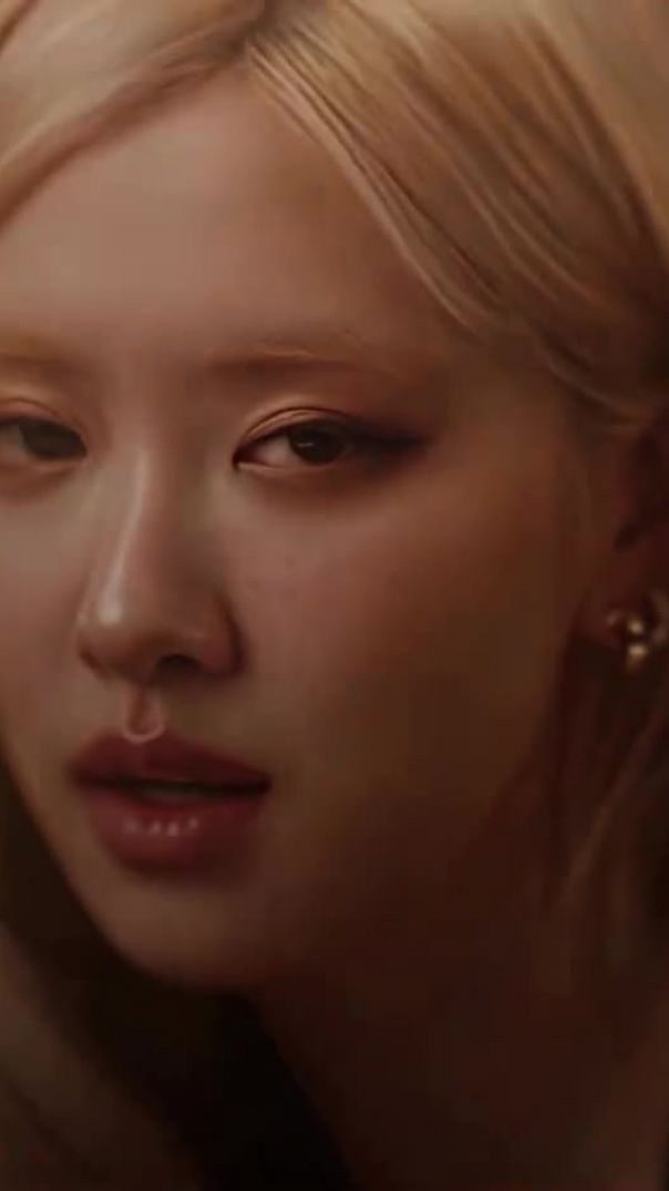 K-Pop Queen: Rosé Cinematic Performance Montage