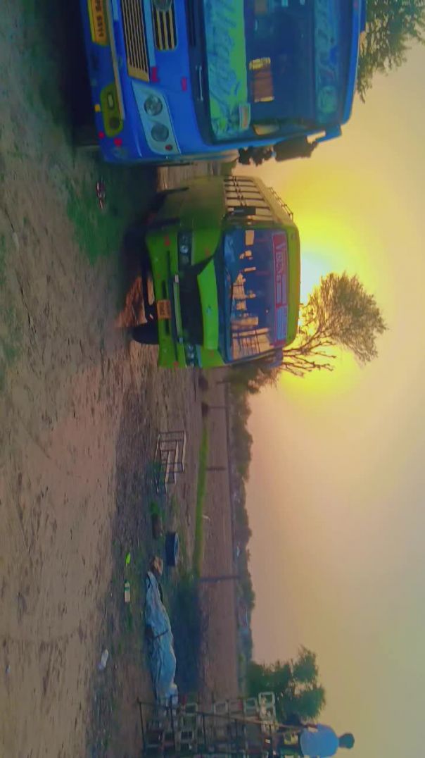 Meri raniyon ke liye ek like to banta hai #bus #viral
