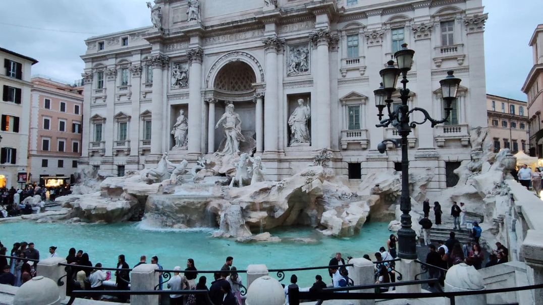 ⁣Fontana di trevi Roma / Trevi Fountain Rome