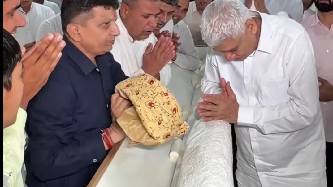 ⁣ब्राह्ममण समाज के हरियाणा प्रदेश अध्यक्ष अनिल शर्मा जी ने संत रामपाल जी महाराज को पगड़ी से सम्मानित 