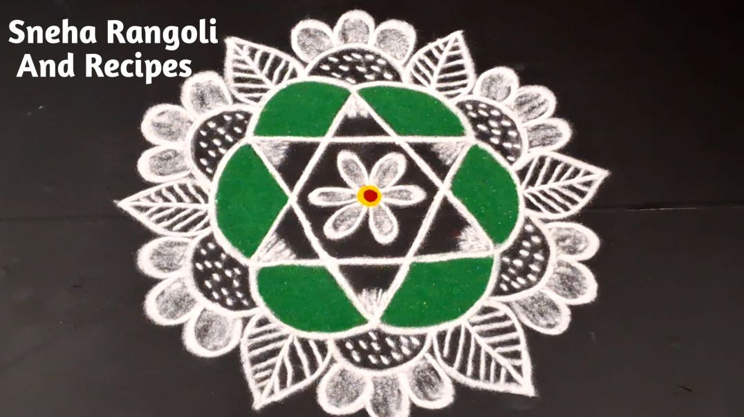 ⁣New Grand Border Flower Rangoli Design 🌸 Simple & Attractive Green Muggulu ✨
