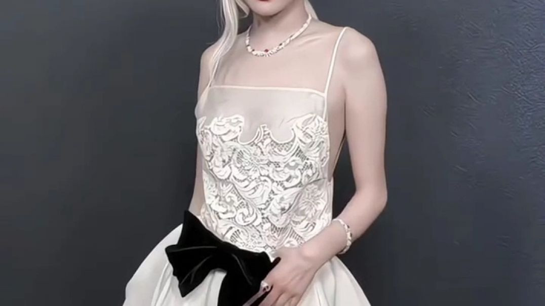 Rosé: The Ultimate Visual Icon