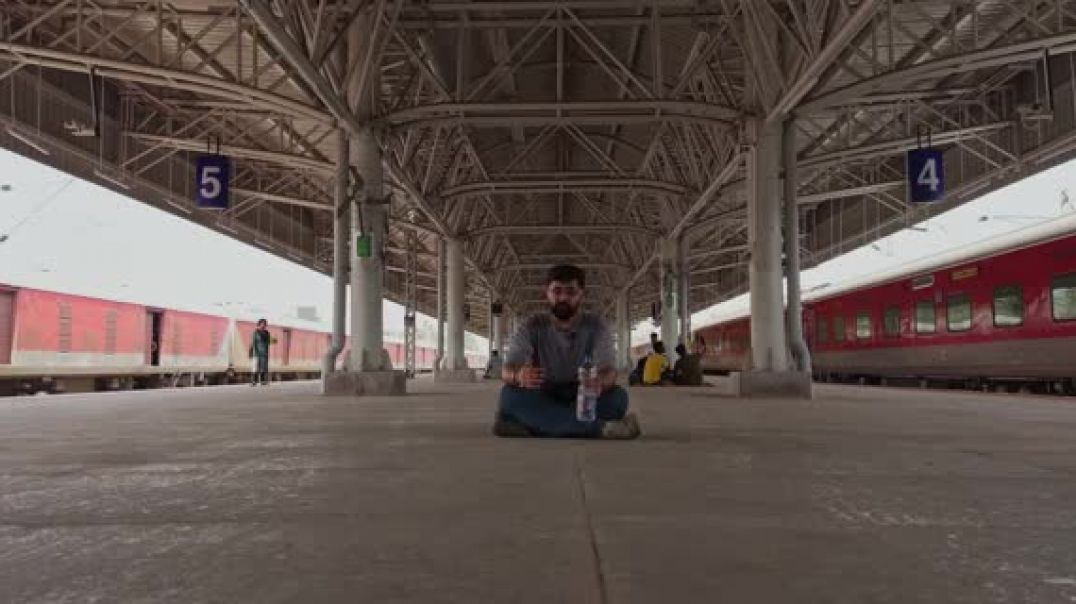 Living_Inside_a_Railway_Station_for_14_Days_-_Day_09