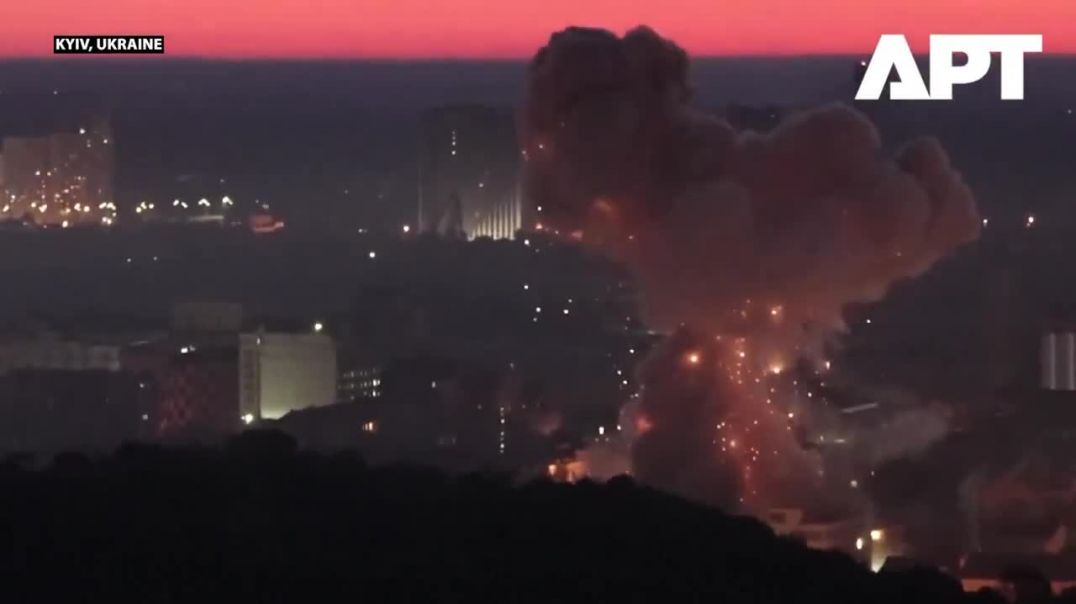 ⁣Dramatic Footage of Russian Cruise Missile Kh-101 hitting Kyiv, Ukraine last night