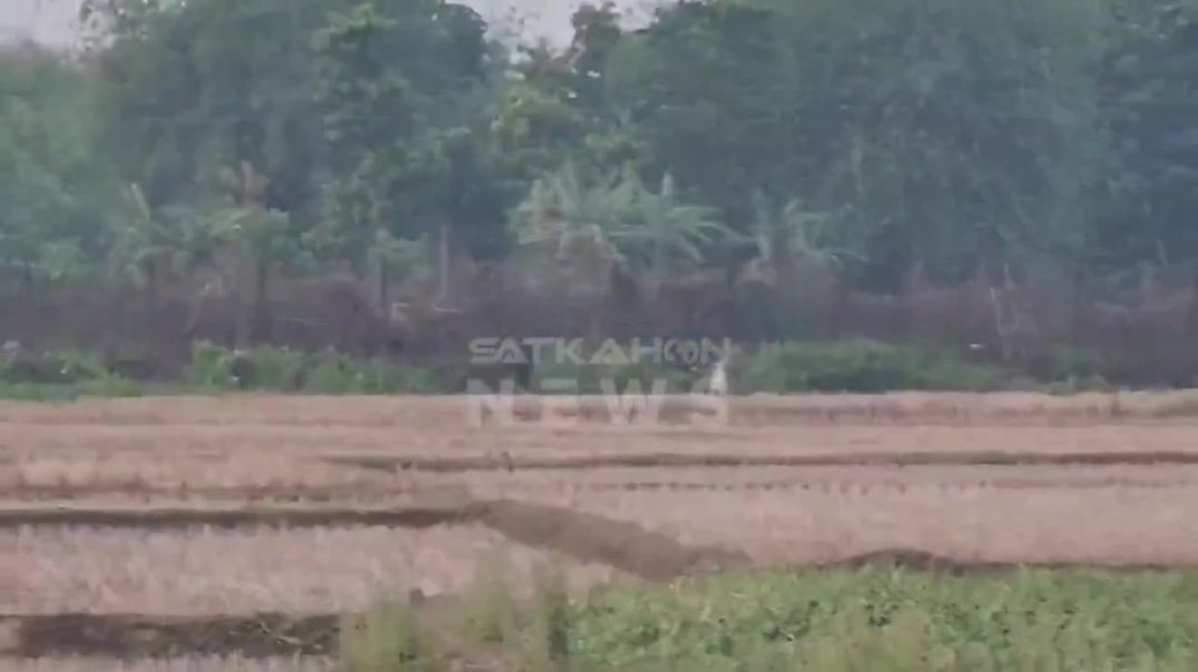 ⁣BSF opens fire on stone pelting Bangladeshi smugglers in Trupura