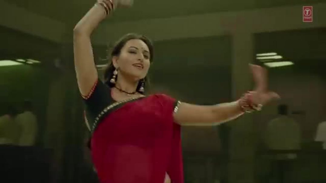 ⁣Humka_Peeni_Hai_Full_Song__With_Lyrics__Dabangg___Salman_Khan%2C_Sonakshi_Sinha(360p)