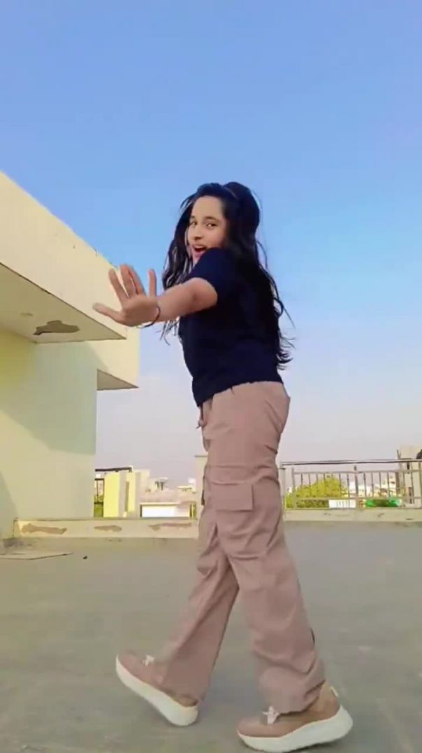 🔥#viral#dance#cute  #bolleywoodsong#love#song #shortvideo#shorts#music#viralvideo please subscribe🙏🙏