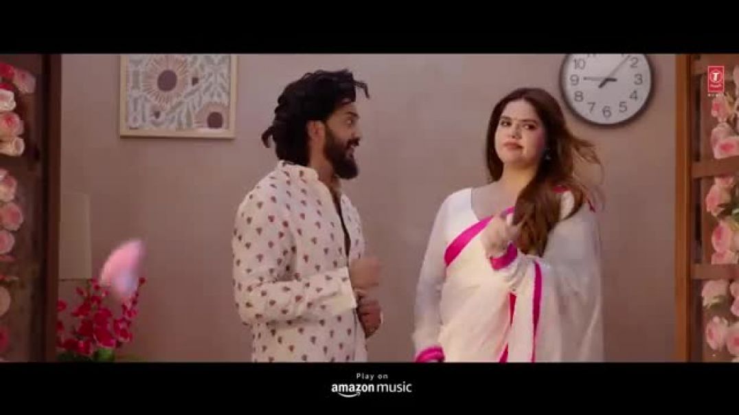 Dhamaal_4__SAREE_MV___Sanju_Rathod,_Tanishk___Ajay_Devgn,_Ritiesh_Deshmukh,_Anjali,_Arshad,_Jaaved(3
