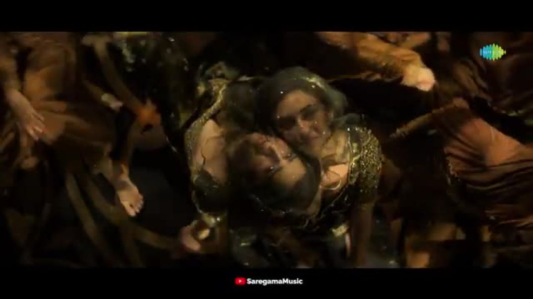 ⁣Top 25 Bollywood Dance Hits - Video Jukebox _ Shararat _ Dhurandhar - Title Track _ Lutt Le Gaya(360