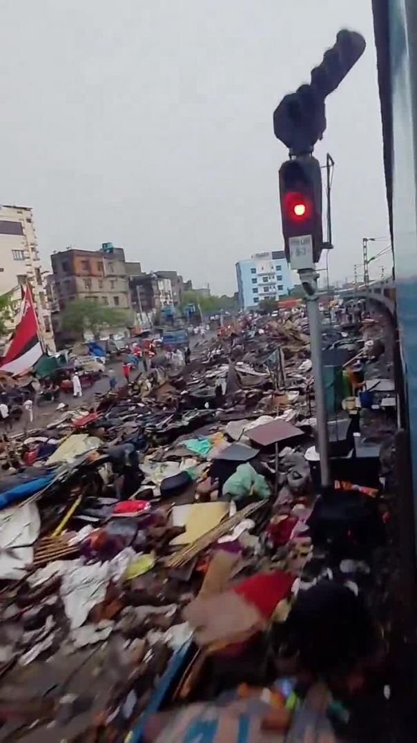Major Anti-Encroachment Drive Along Indian Railways in Tikiapara, Howrah