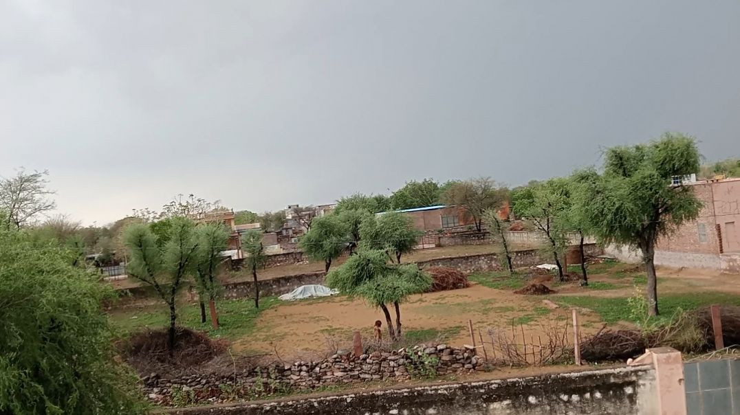 ⁣गांव में आंधी और बारिश आने के बाद का मौस#rajsthan #ganv #mosam