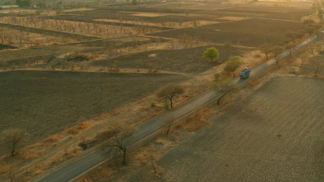 ⁣Panchayat S01 (2020)