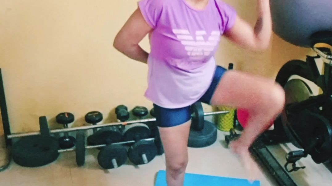 ⁣10-Min Standing Core Workout/Core Workout