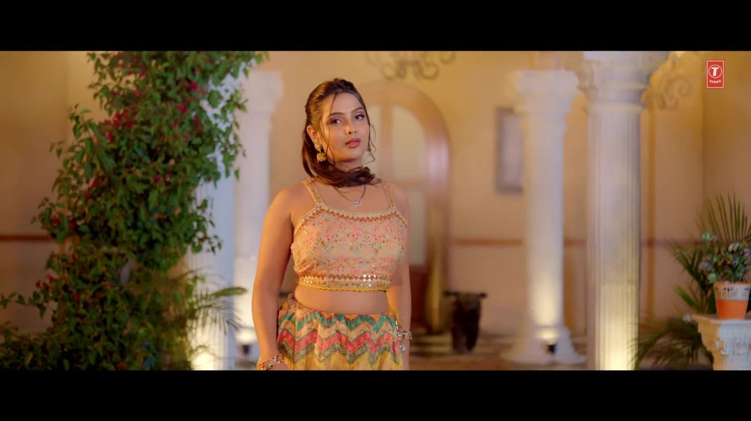 SADIA_BLUE_BLUE__GUNJAN_SINGH_NEW_BHOJPURI_SONG