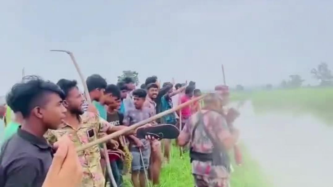 ⁣ये लोग ढाल बनाकर आम लोगों को साथ लाते है ताकि BSF action ना ले पाए ☝️