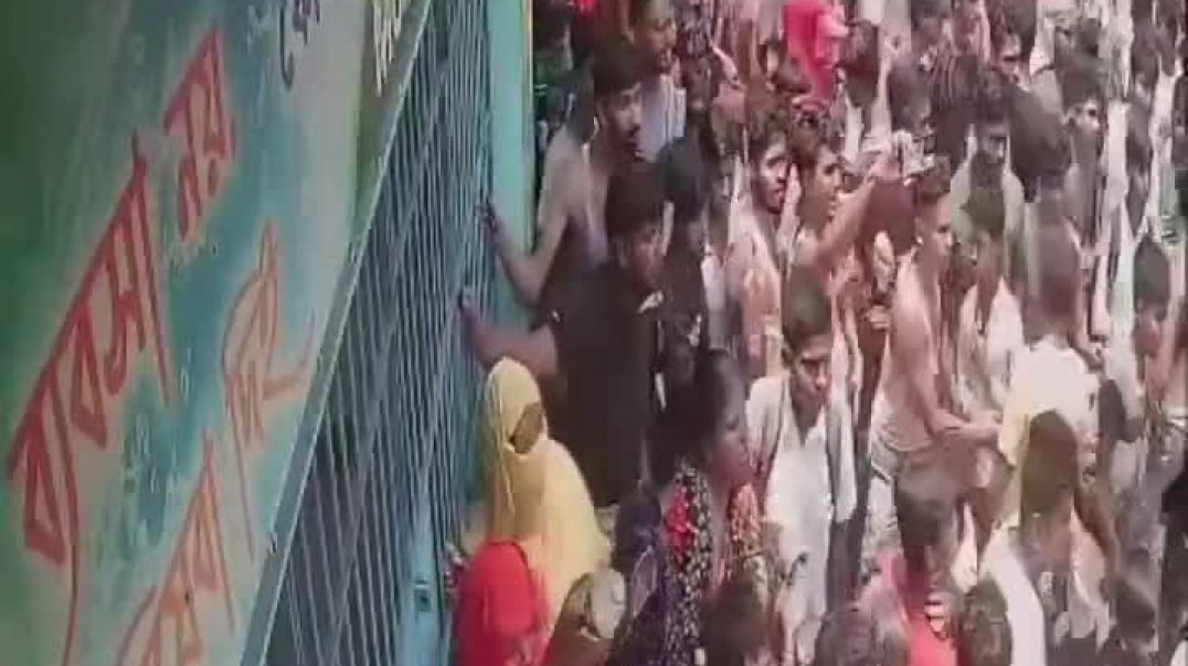 ⁣Jihadis gathered demanding immediate release of TMC goon Jahanginr Khan