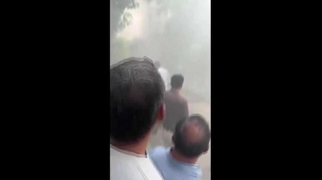 ⁣Fire Breaks Out At A Sofa Factory In Rajkot, Gujarat