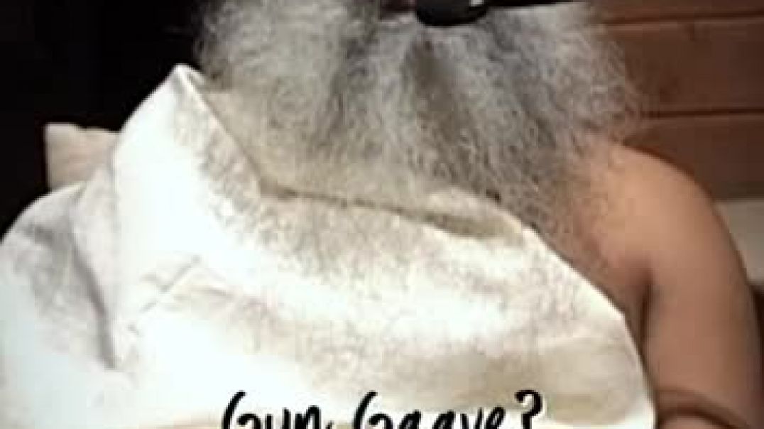 ⁣In this rare, unseen video, Sadhguru sings ‘Guru Bin Kaise’