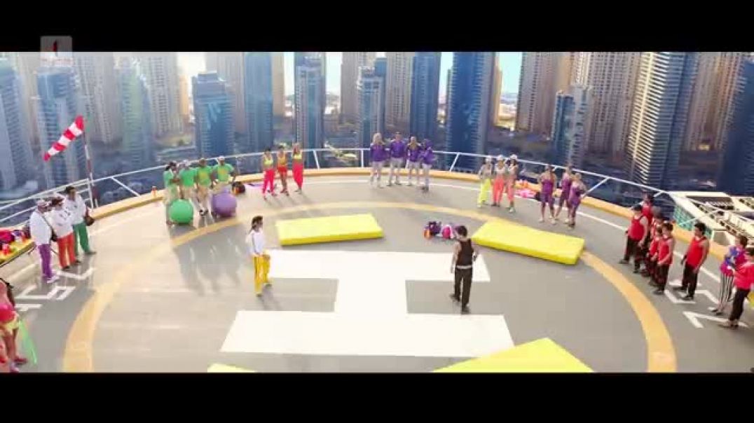 ⁣Charlie_s_Kung_Fu_Power___Happy_New_Year_Scenes___Shah_Rukh_Khan,_Deepika_Padukone(360p)
