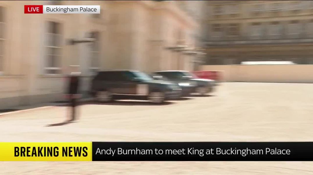 ⁣Incoming UK PM Andy Burnham has arrived at Buckingham Palace