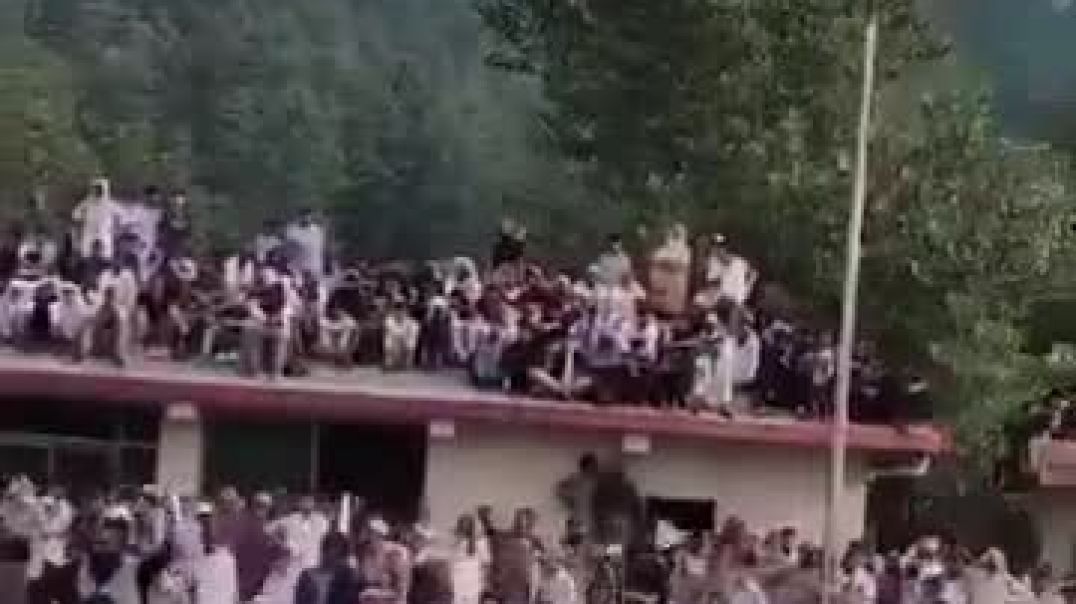 ⁣PoJK Protest - Sarfaroshi ki tamanna ab hamare dil mein hai